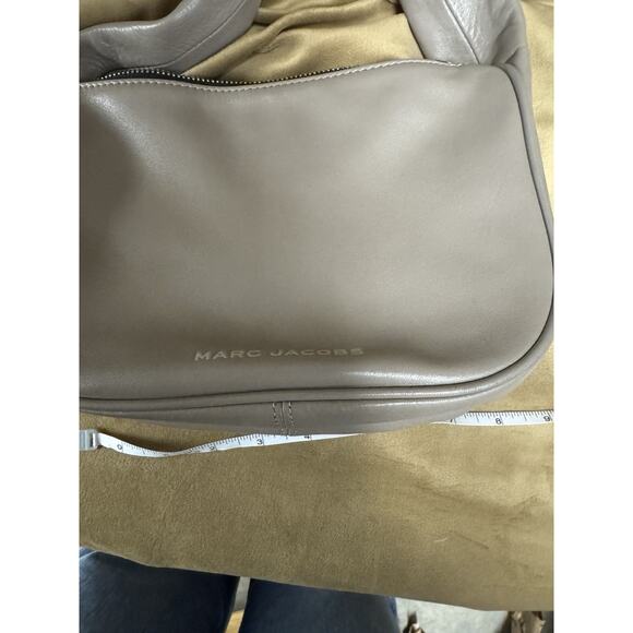 Marc Jacobs The Pushlock Mini Hobo Cement Soft Leather - Picture 9 of 10